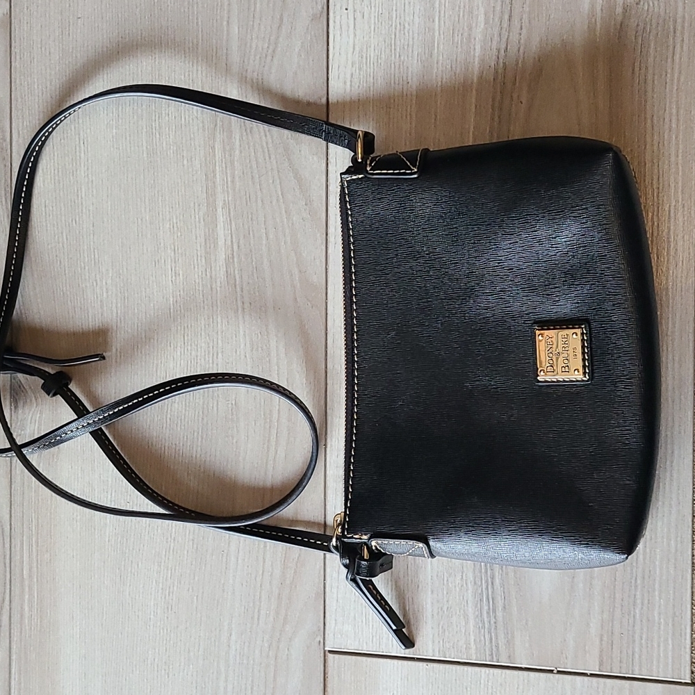 Dooney & Burke Leather Cross Body Bag. 9"× 6.5" Gold Hardware, Strap appx 53"